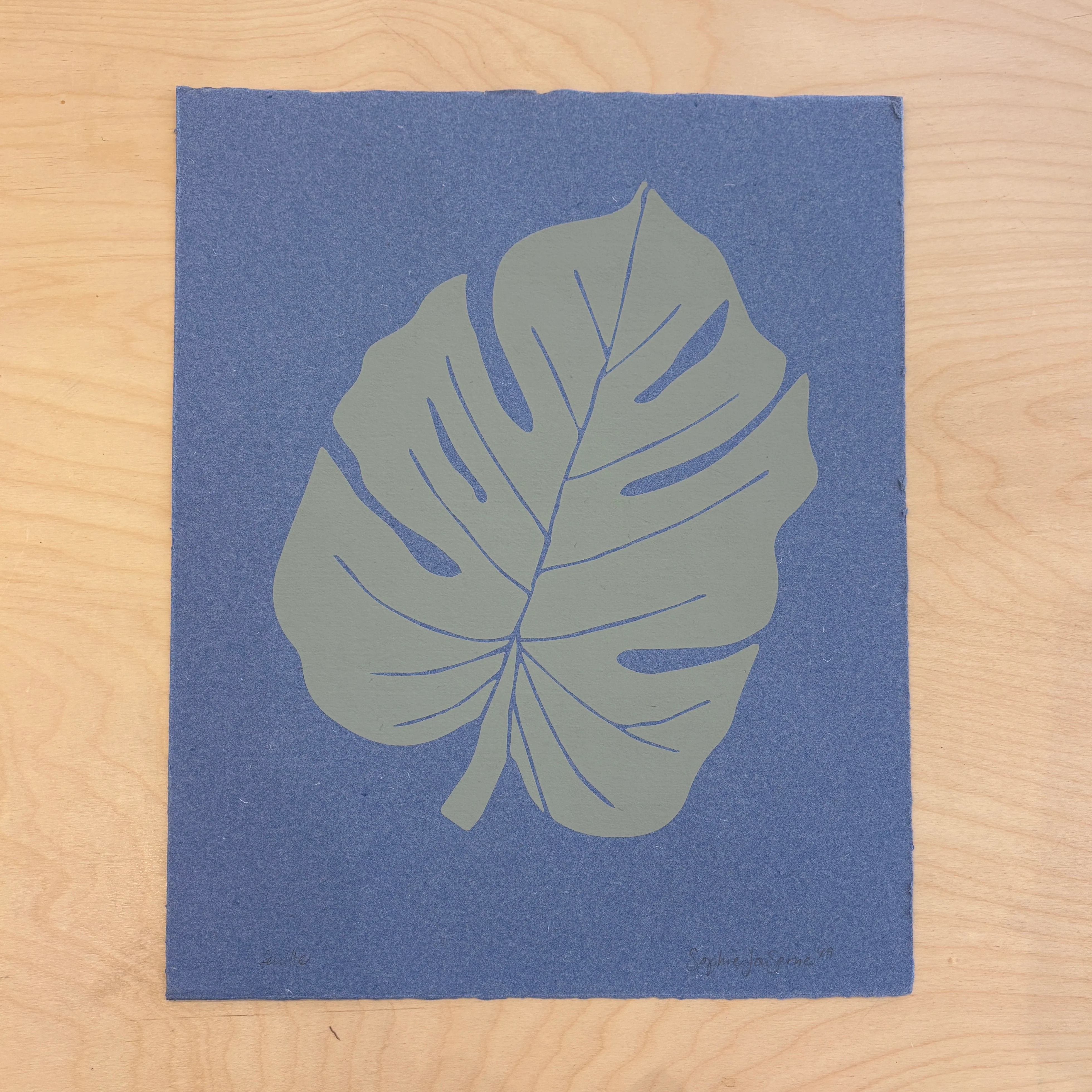 Affiche sérigraphiée 'Feuille verte' sur papier bleu