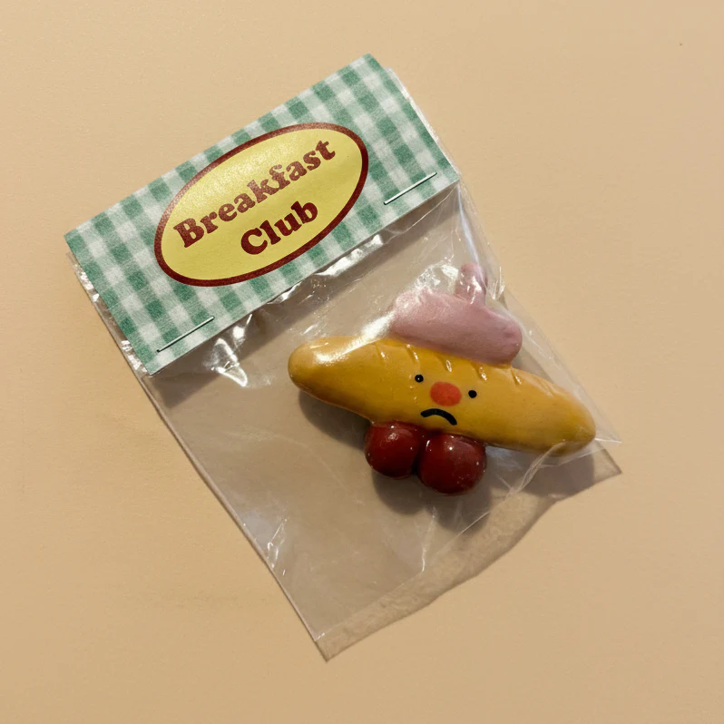 Aimant Breakfast Club Baguette béret rose