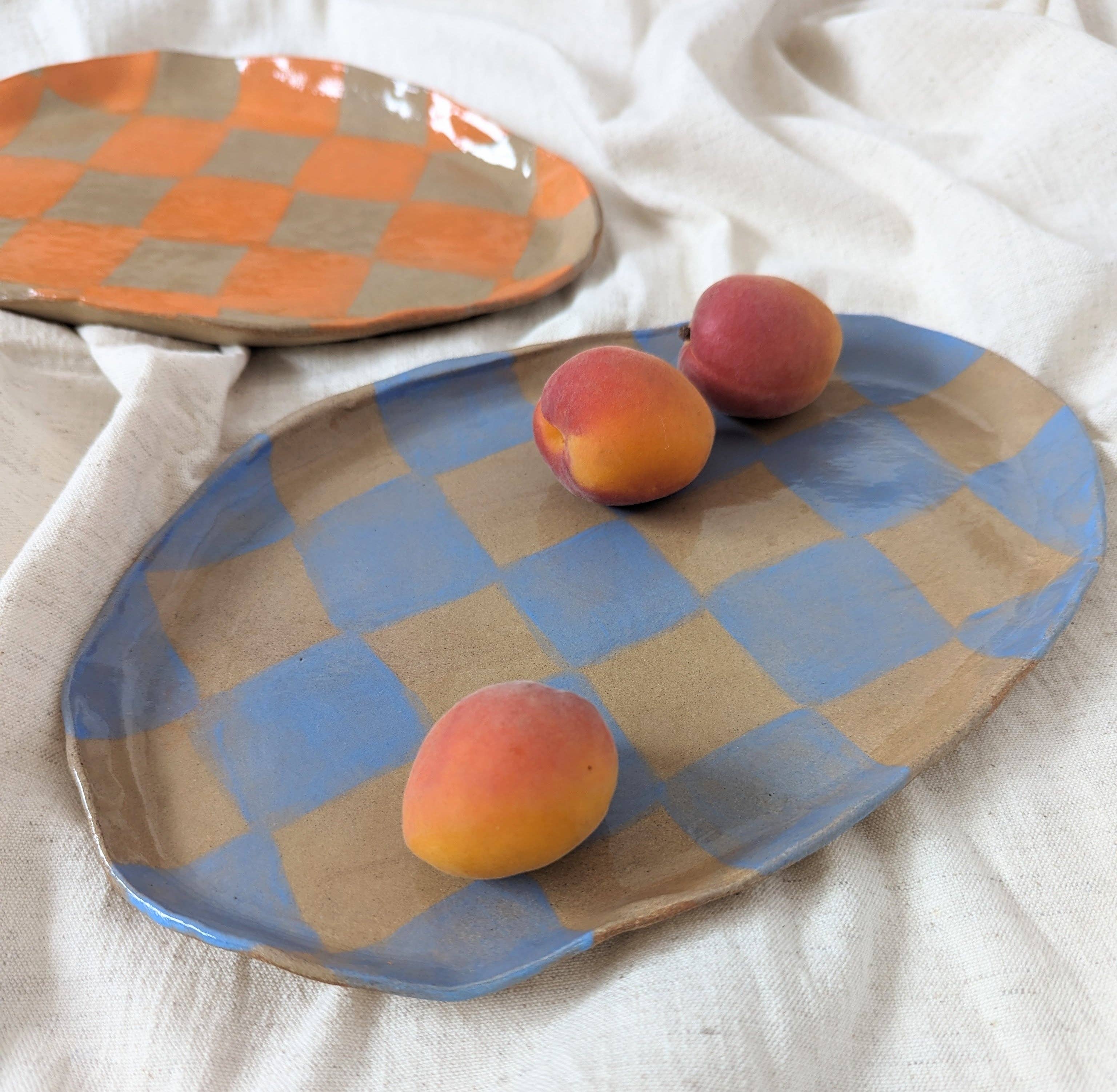 Assiette ovale à carreaux bleus - Image 4