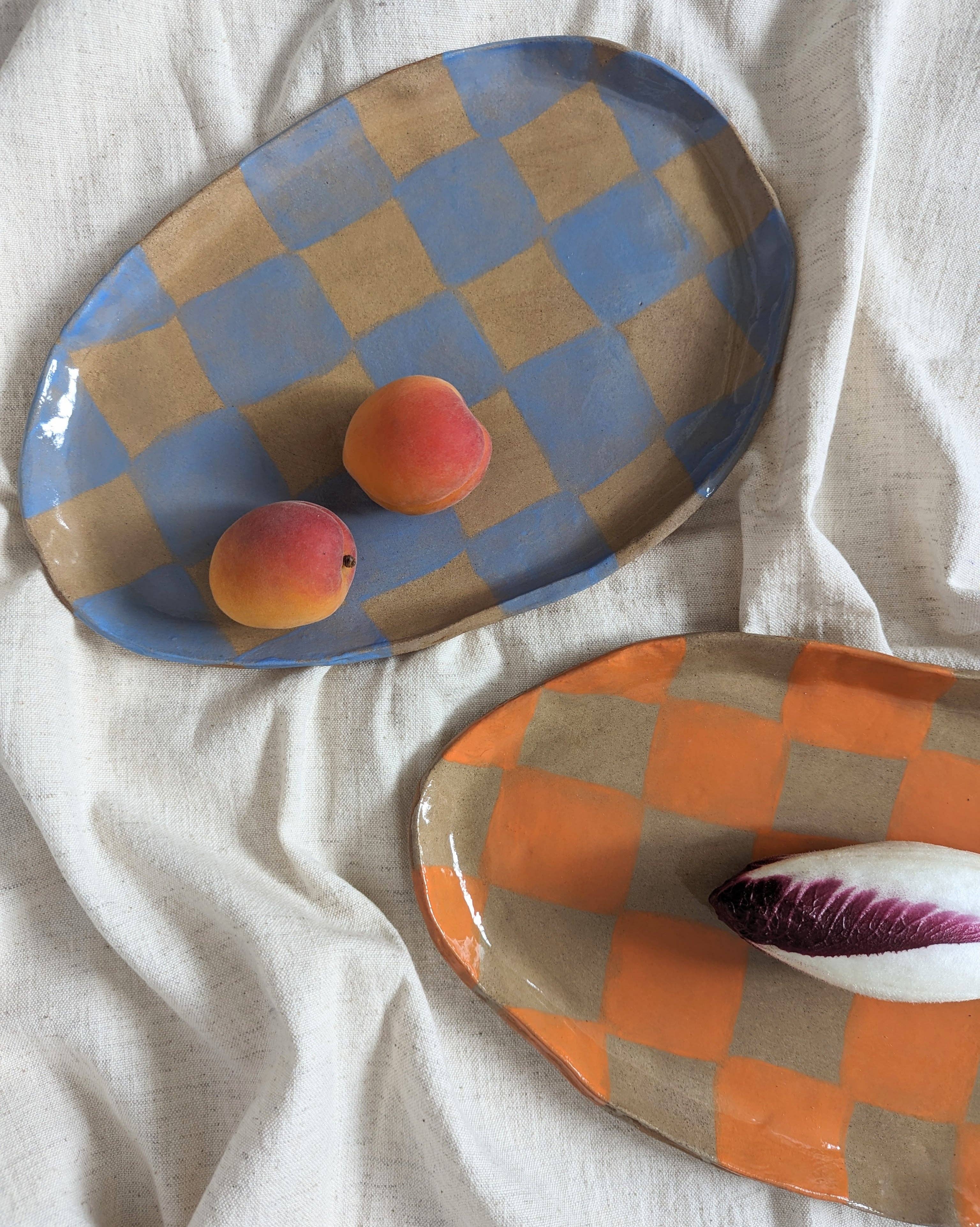 Assiette ovale à carreaux bleus - Image 5