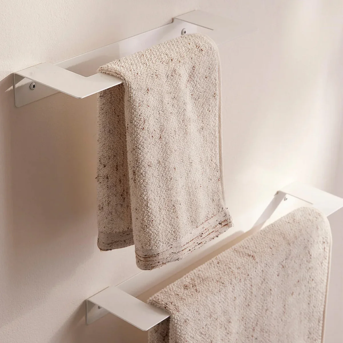 Barre à serviette blanche [formats variés]