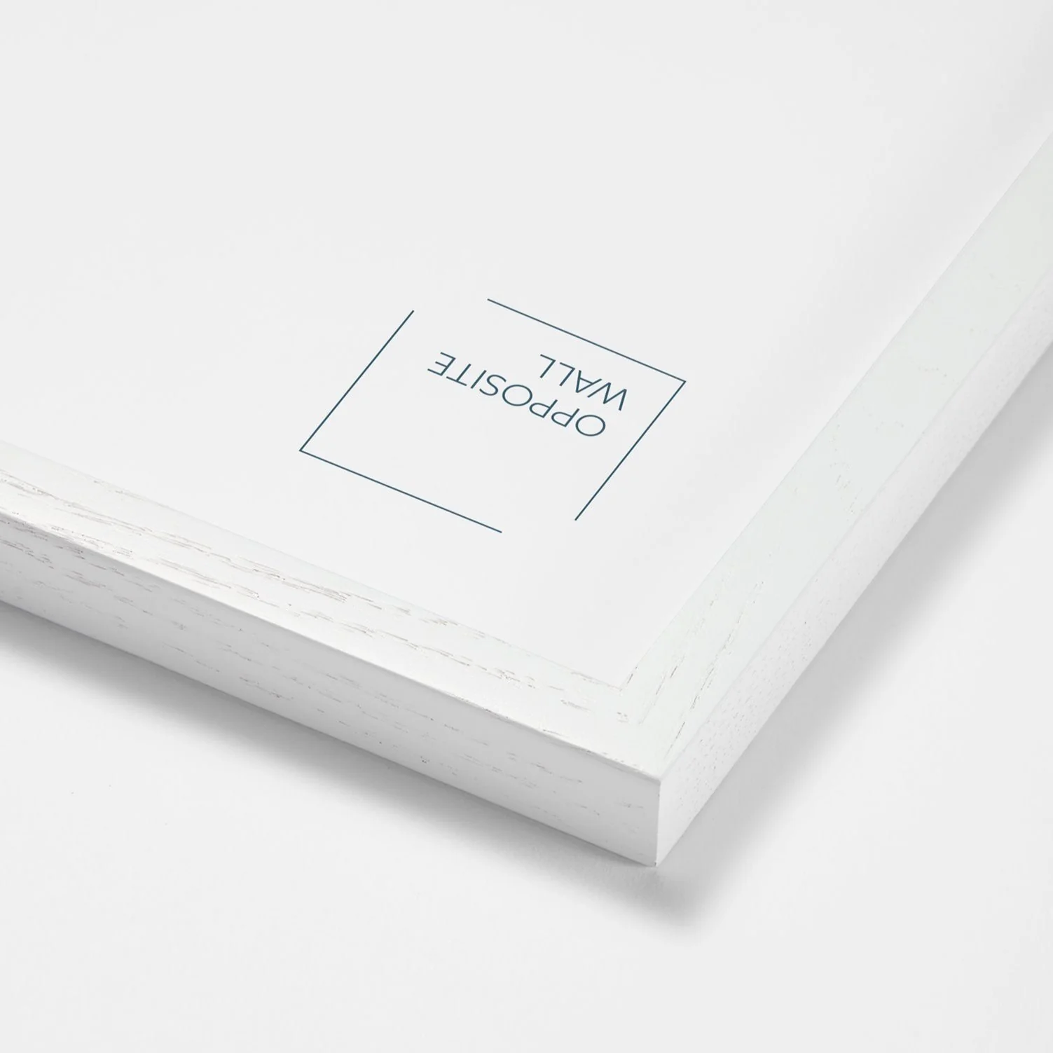 Cadre bois blanc et plexiglas [16 x 16 po] [tel quel]