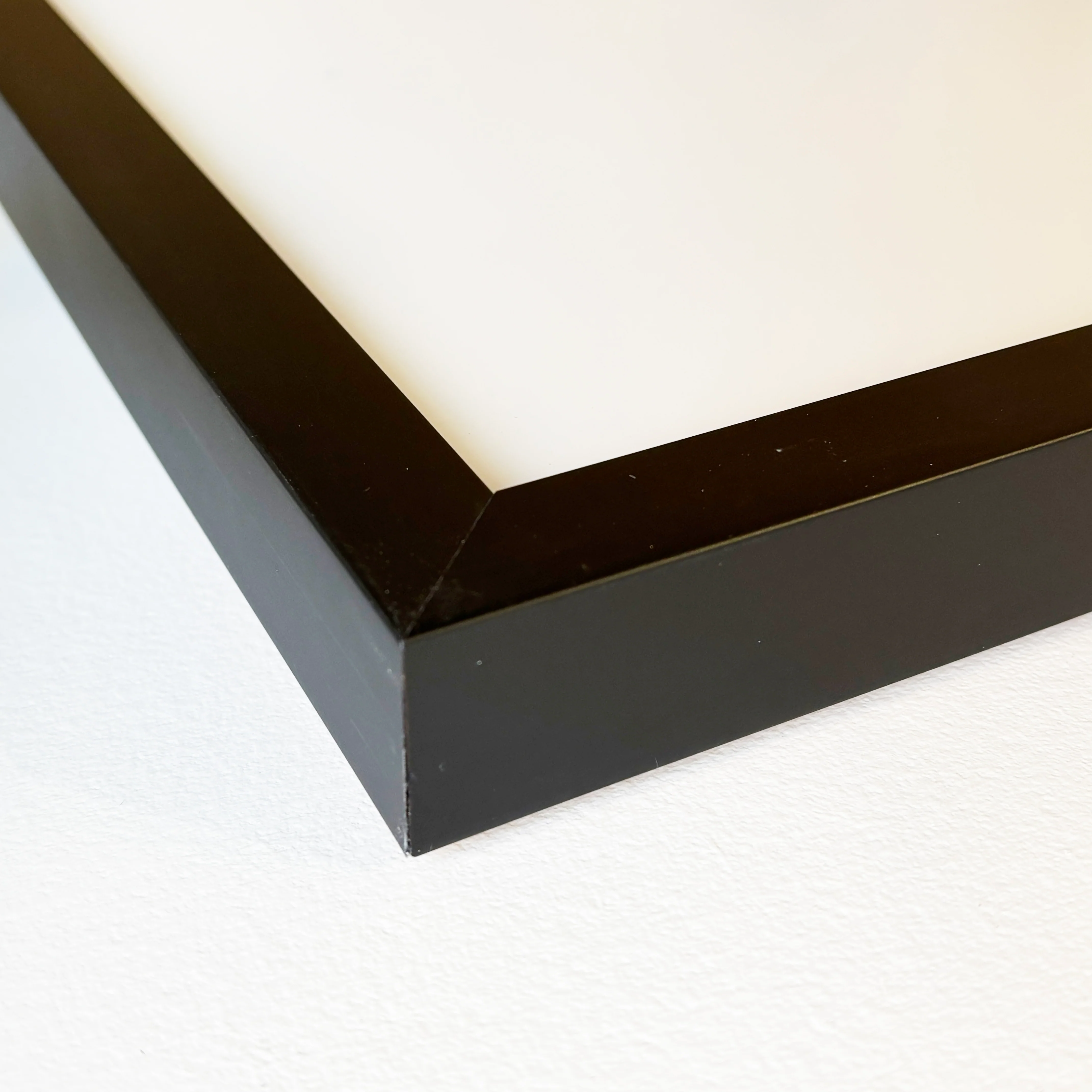 Cadre bois noir avec plexiglas PETG [18 x 24 po] - Image 2