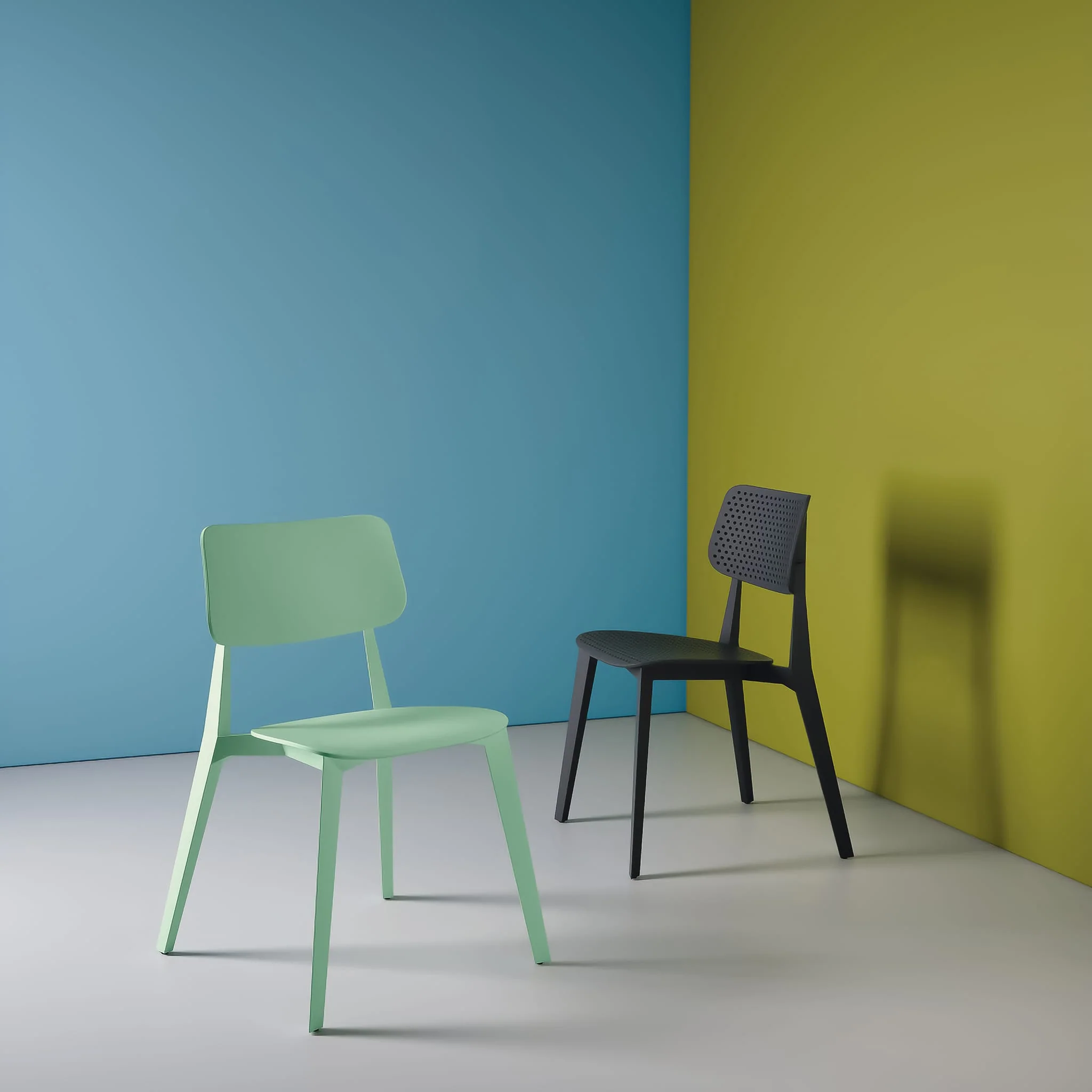 Chaise Stellar  [couleurs variées]