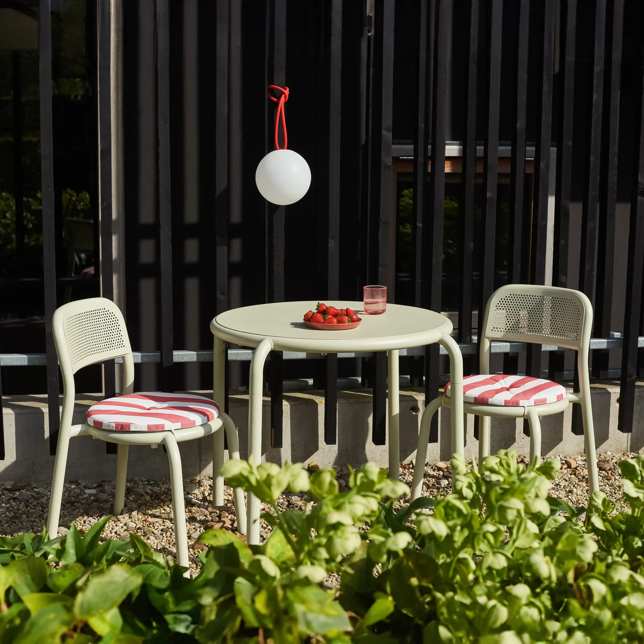 Ensemble bistro table et chaises Toní  [couleurs variées] - Image 2