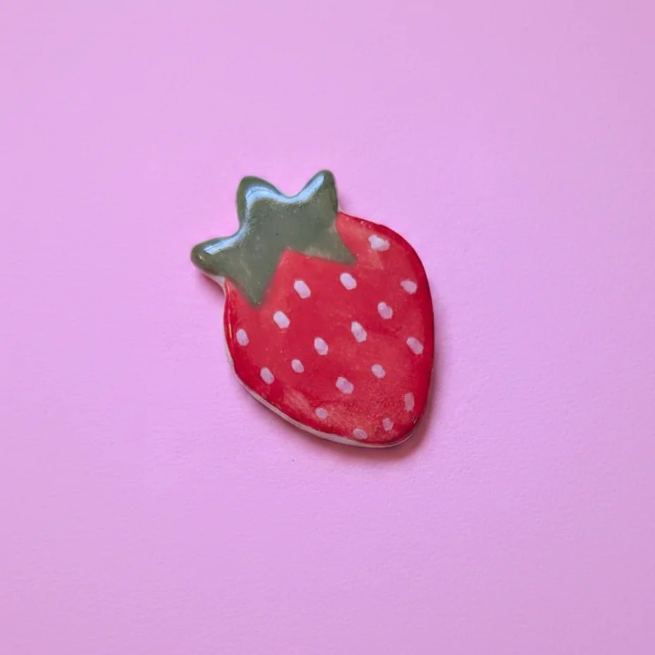 Épinglette en céramique Fraise