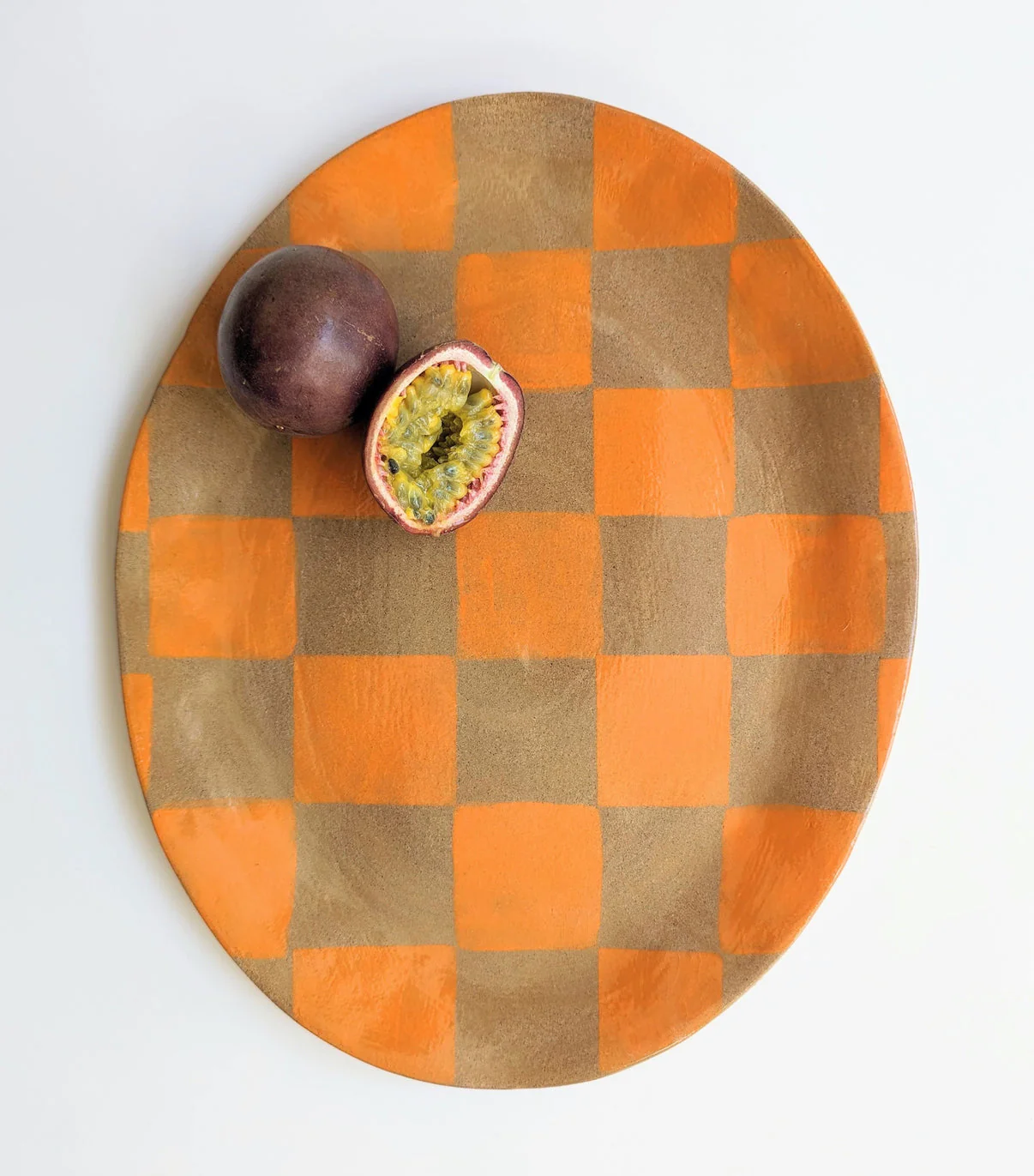 Plateau grande assiette ovale à carreaux oranges - Image 2