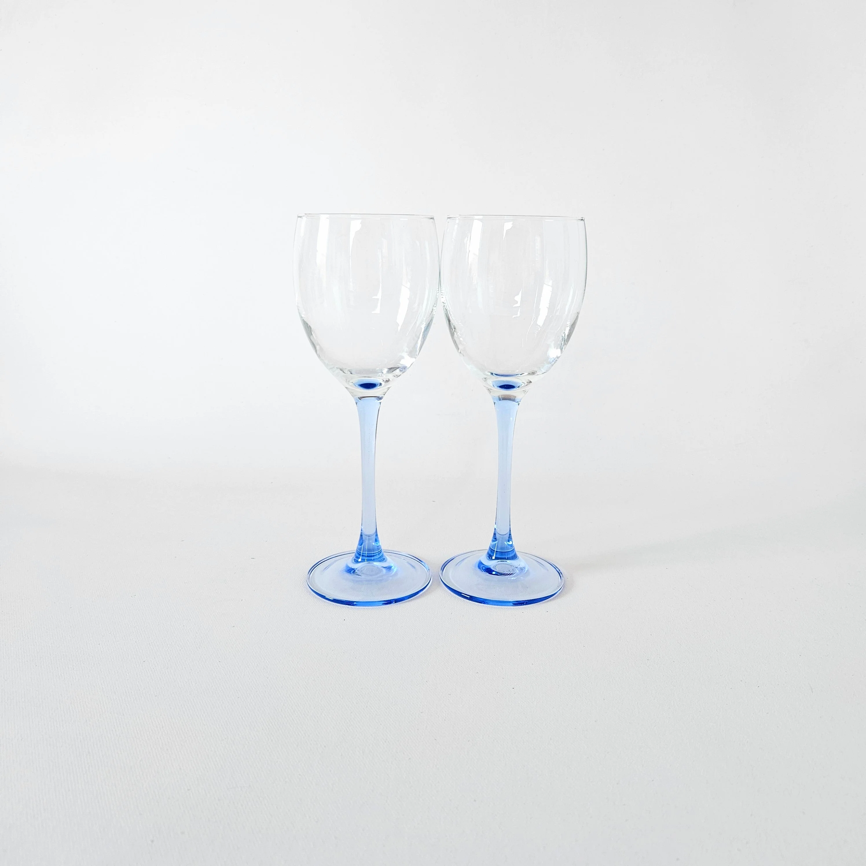Lot de 4 verres à pied bleu clair vintage Luminarc moyen - Image 2