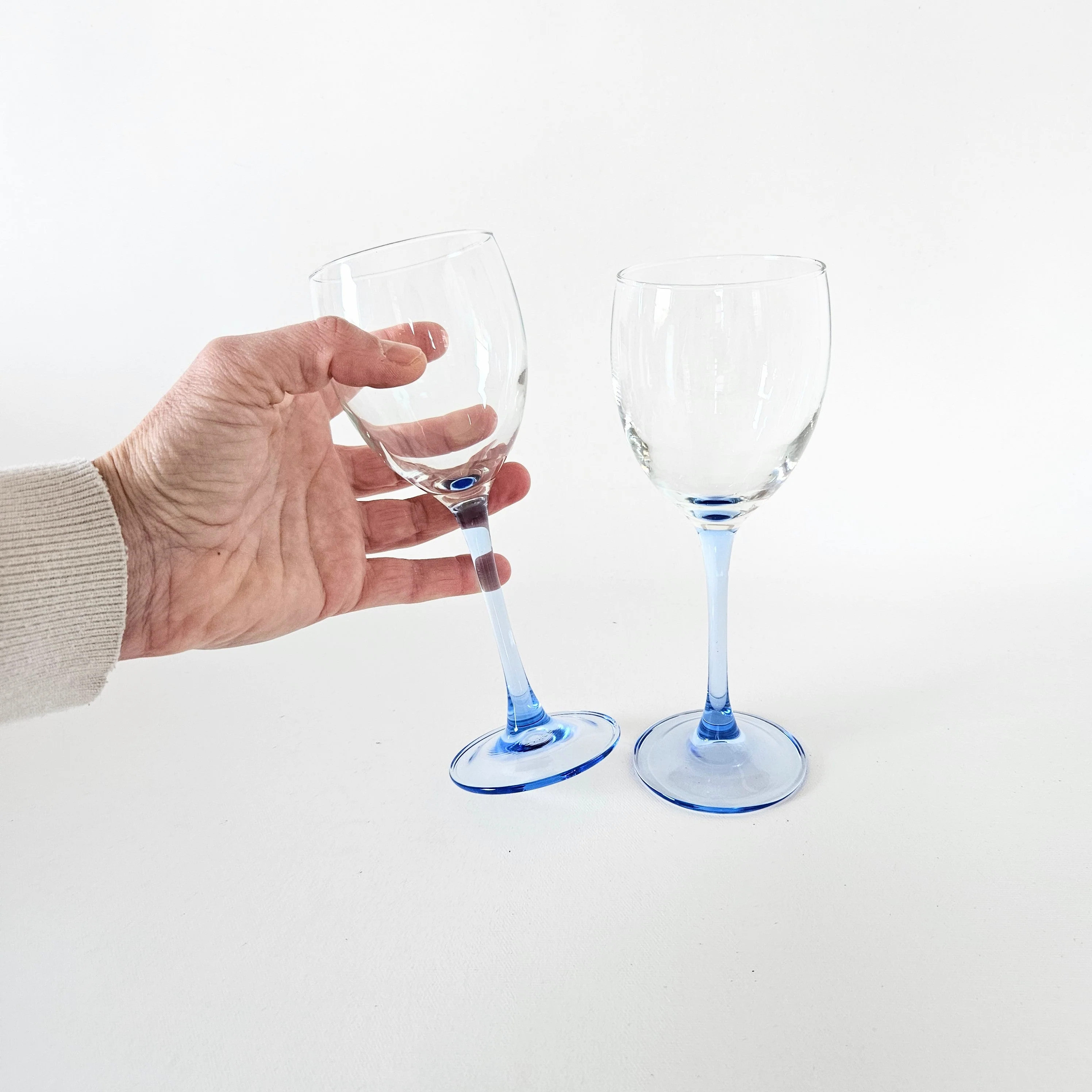 Lot de 4 verres à pied bleu clair vintage Luminarc moyen - Image 4