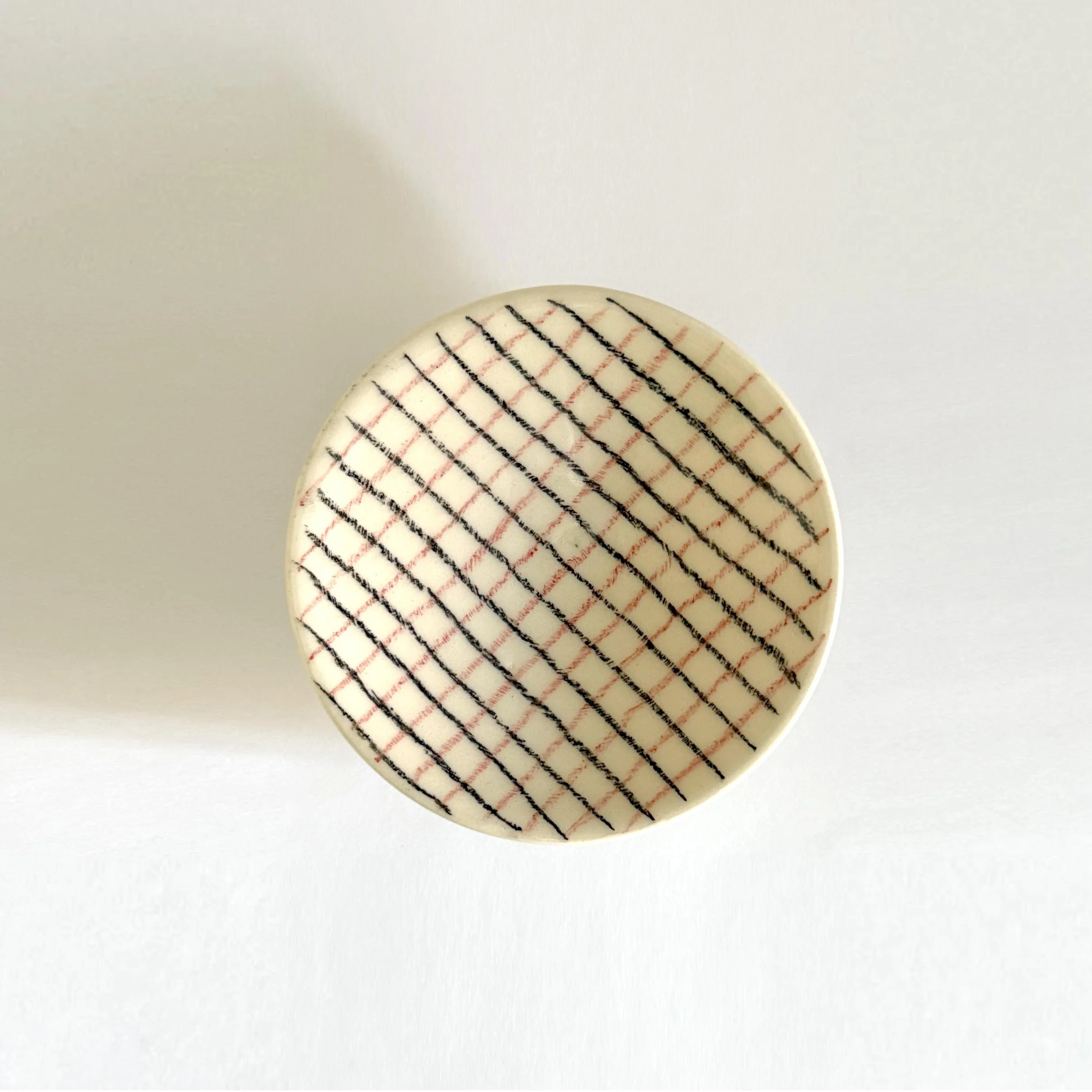 Petite assiette carreaux rose/noir