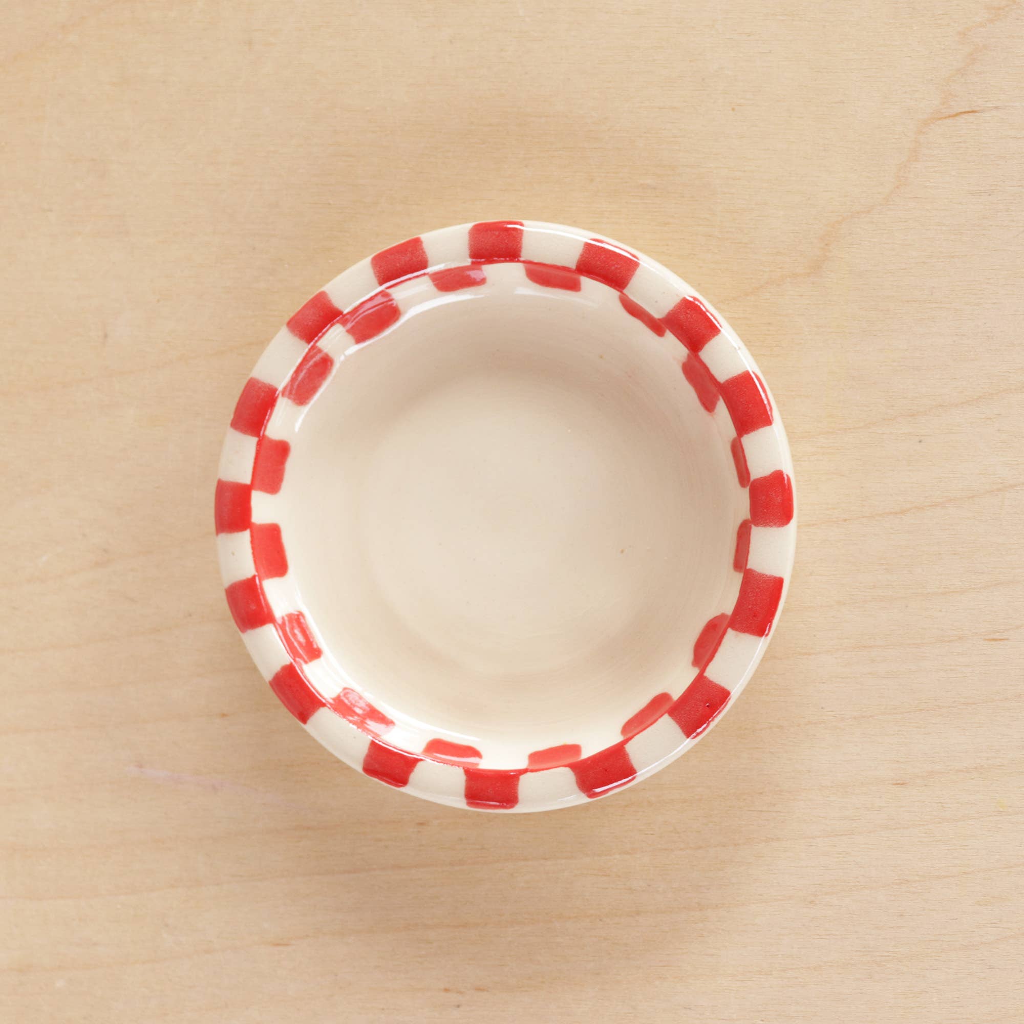 Mini assiette en céramique damier rouge