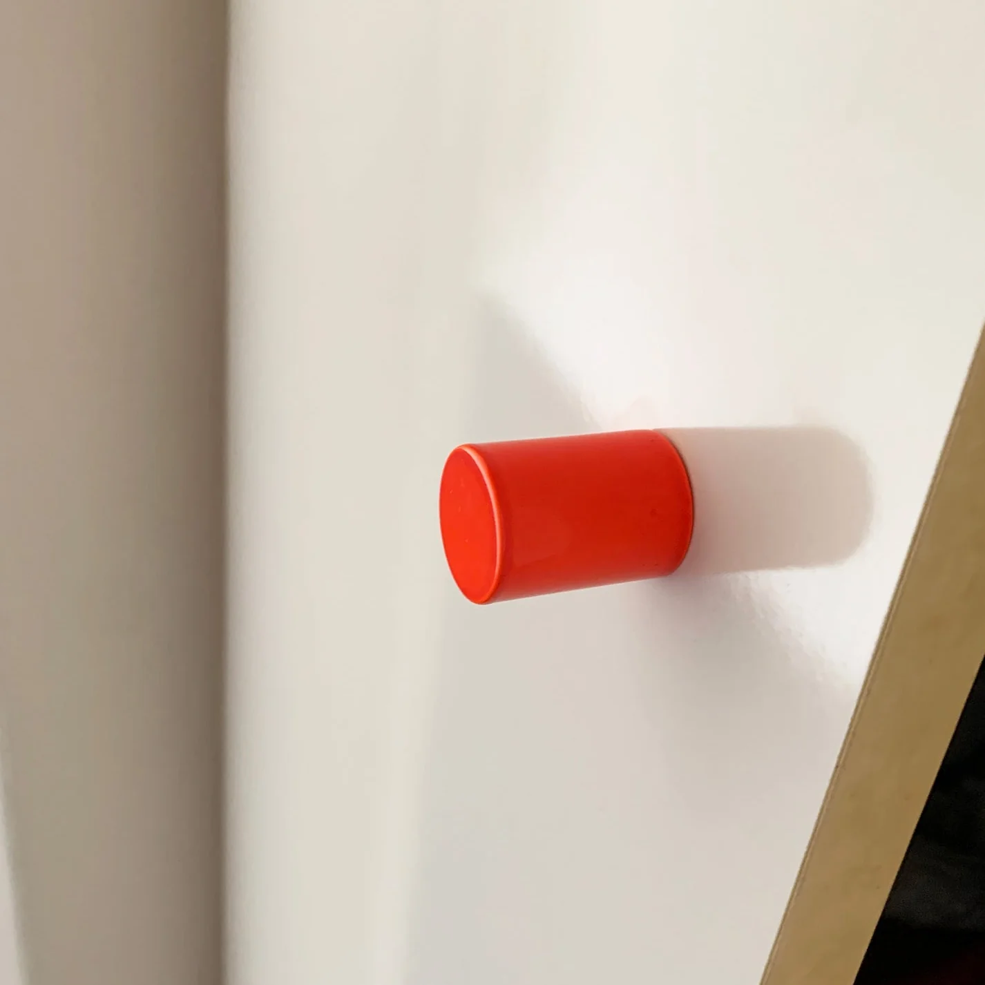 Poignée rouge neon