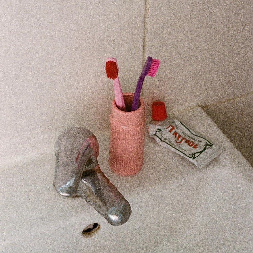 Porte-brosse à dents en porcelaine [couleurs variées]
