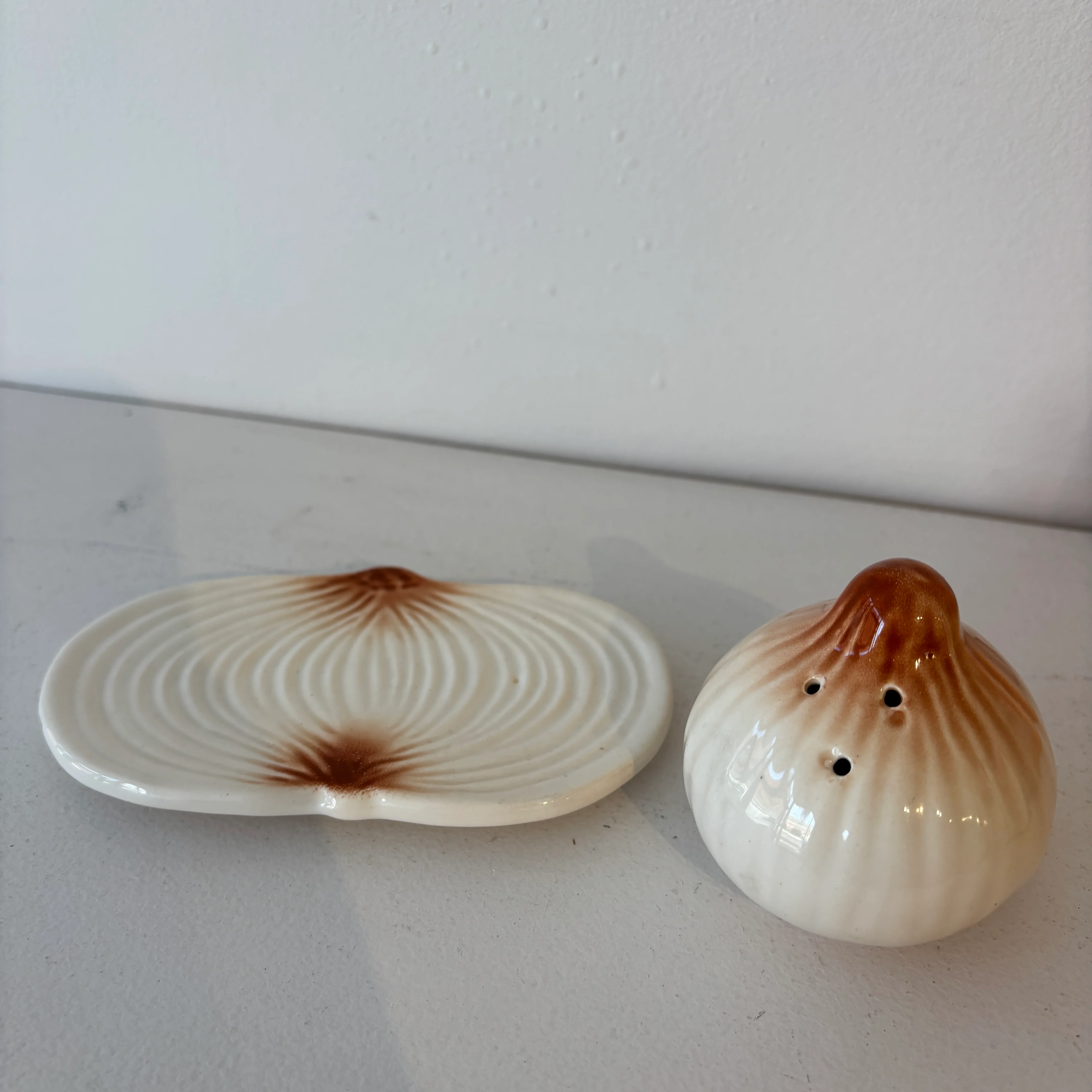 Salière et assiette Ail seconde main [tel quel] - Image 2