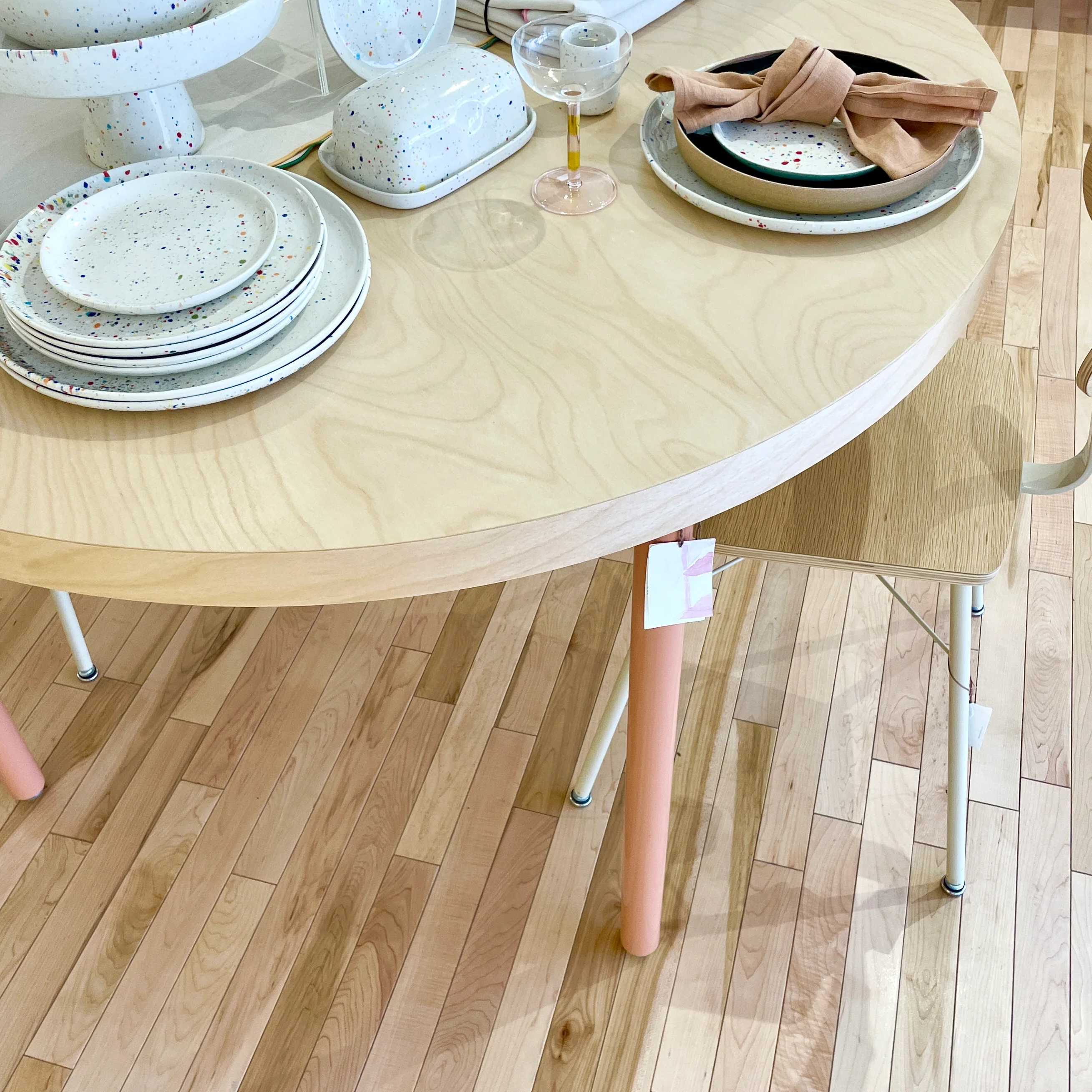 Table Nuage de 38 à 46po [couleurs variées sur commande] - Image 3