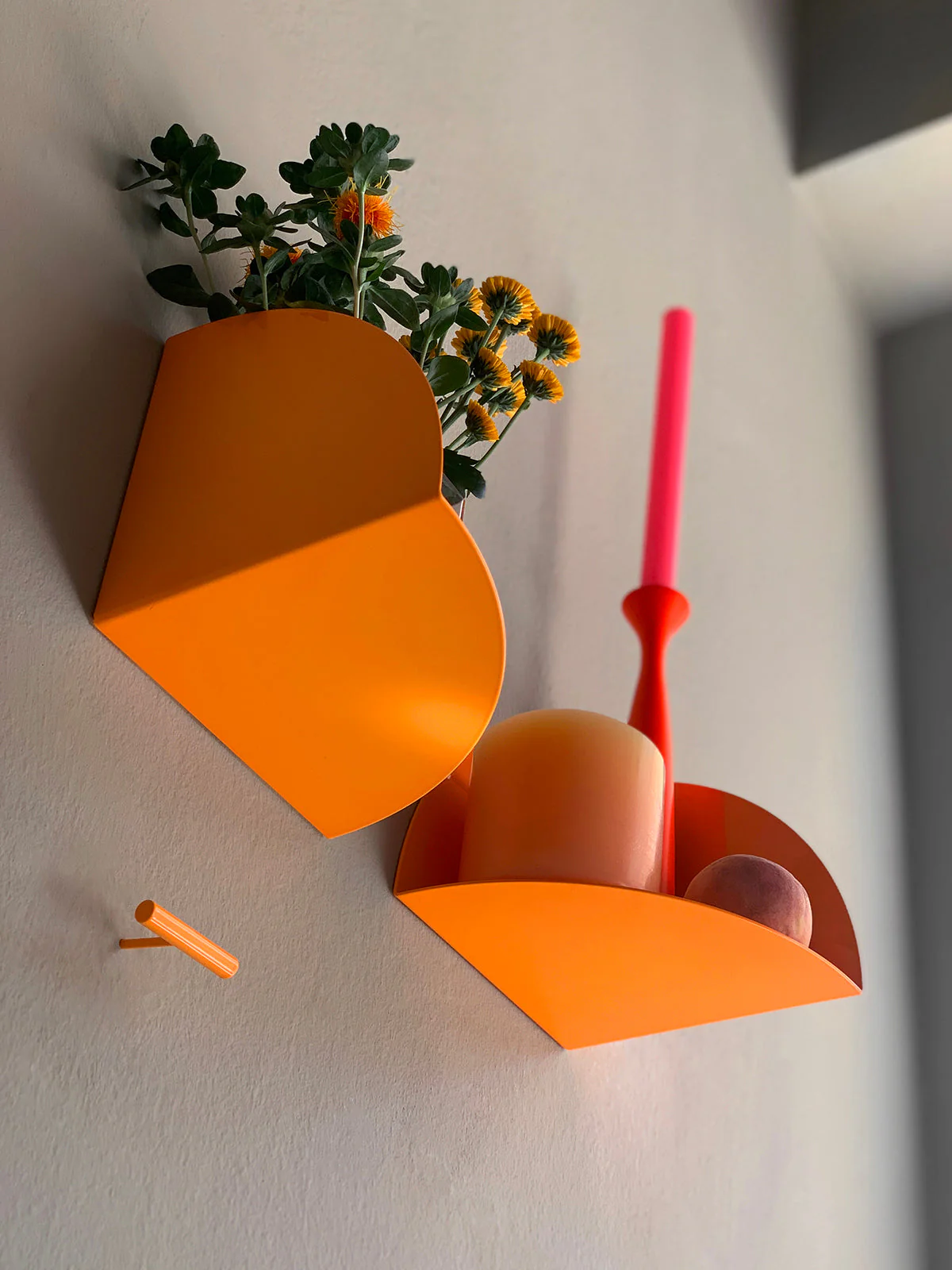 Tablette d'angle orange - Image 2
