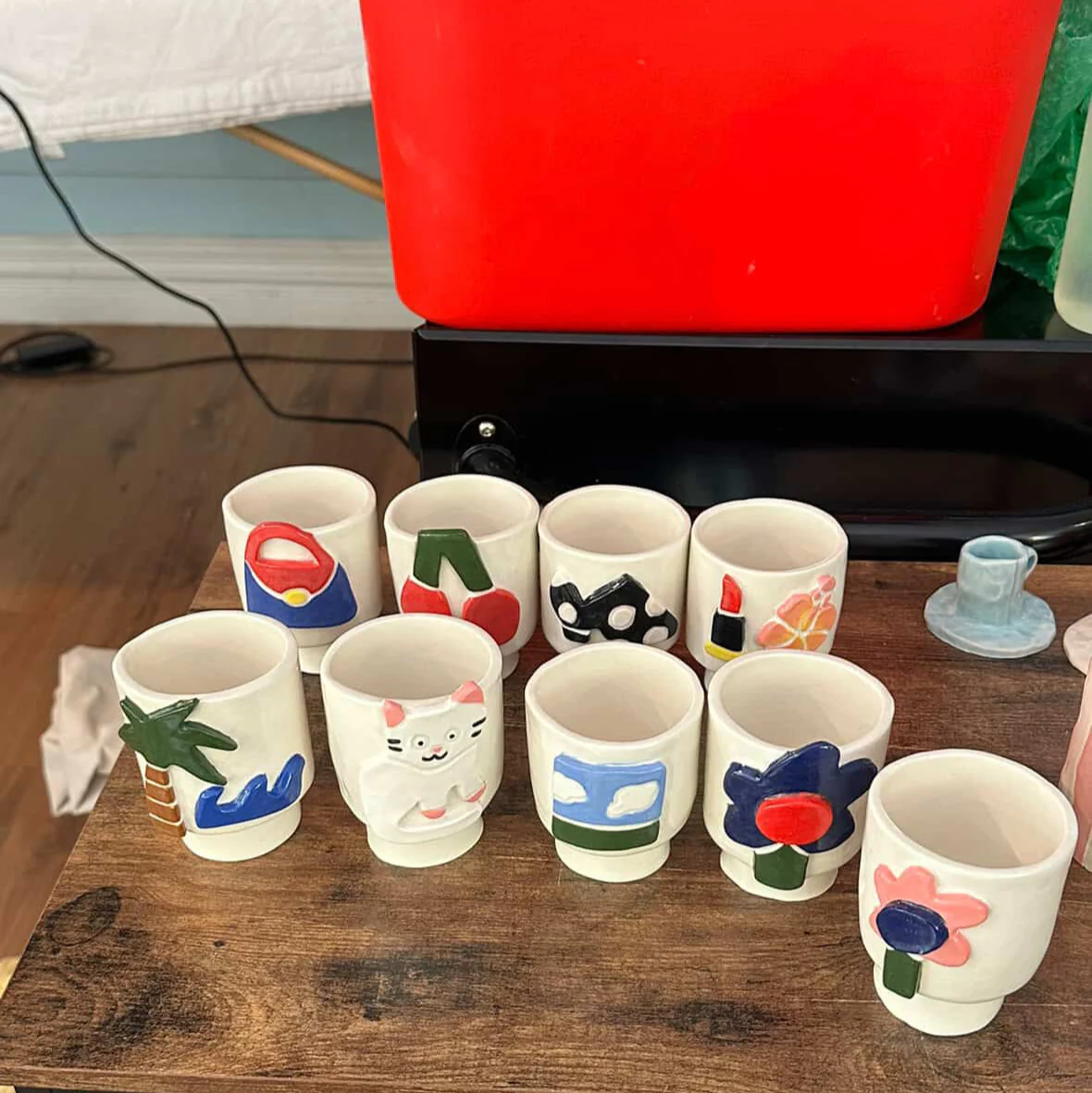 Tasse gobelet en céramique petit soulier - Image 2