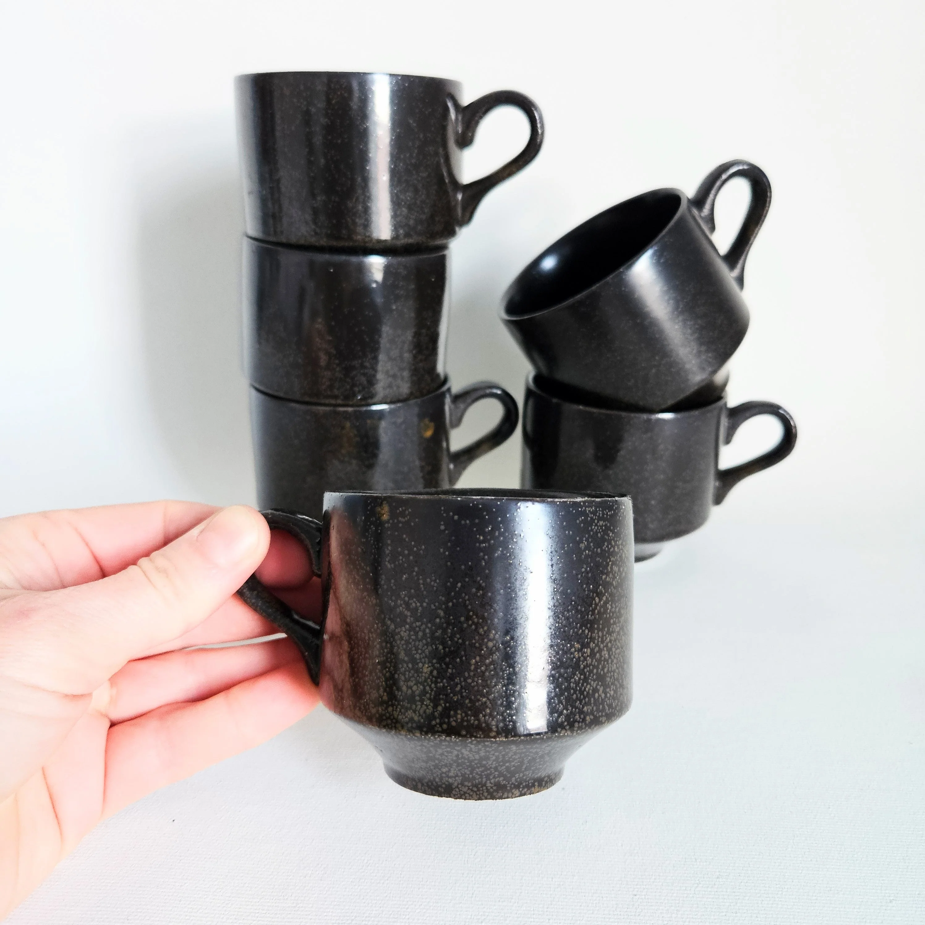 Duo de tasses en céramique artisanale vintages - Image 2
