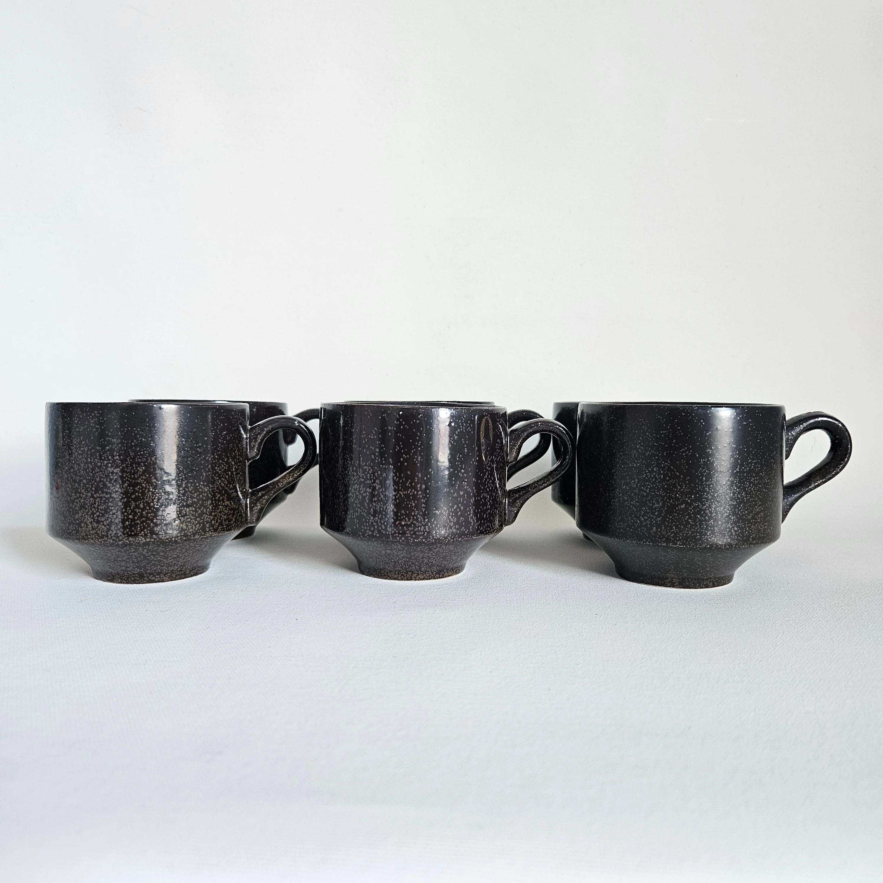 Duo de tasses en céramique artisanale vintages - Image 3