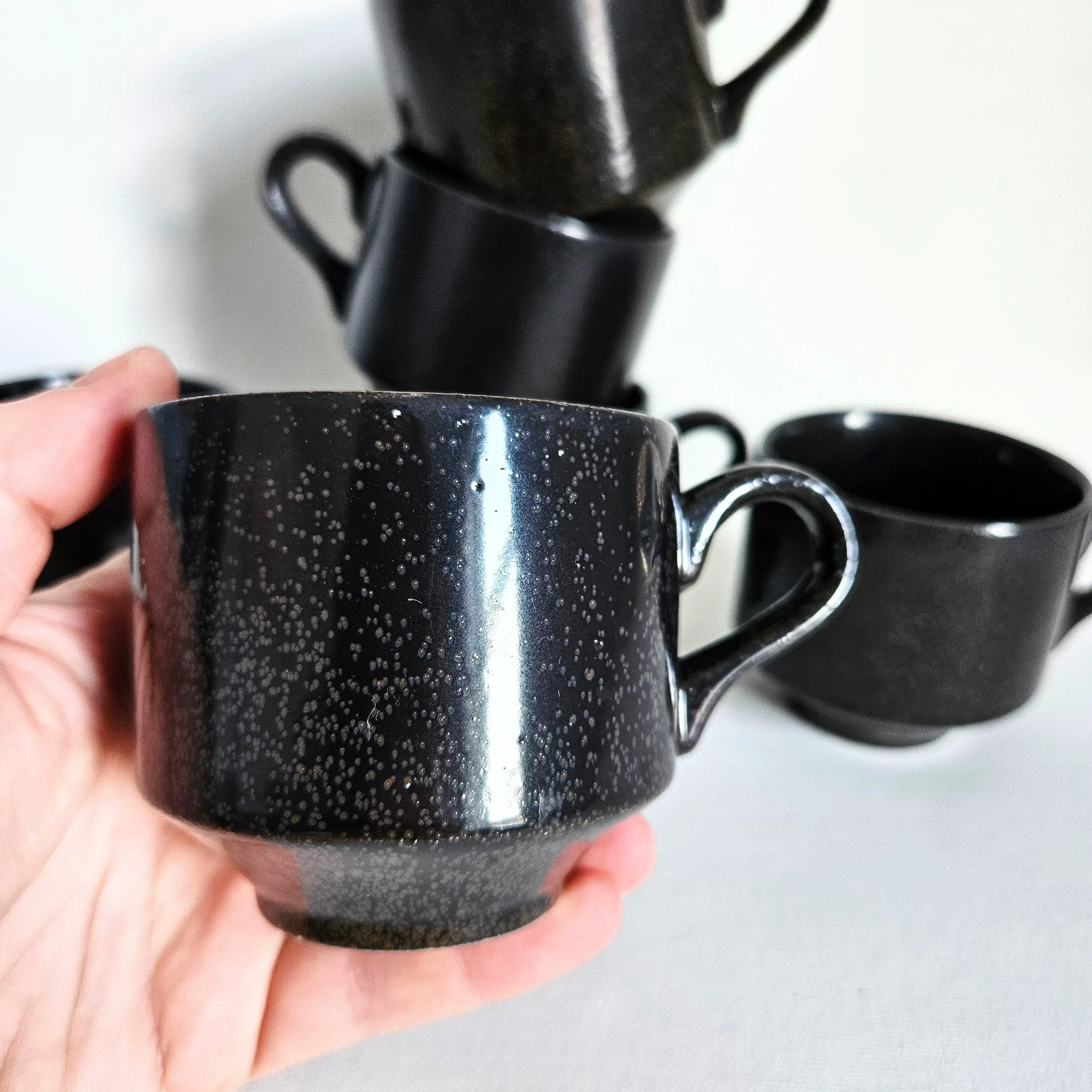 Duo de tasses en céramique artisanale vintages - Image 4