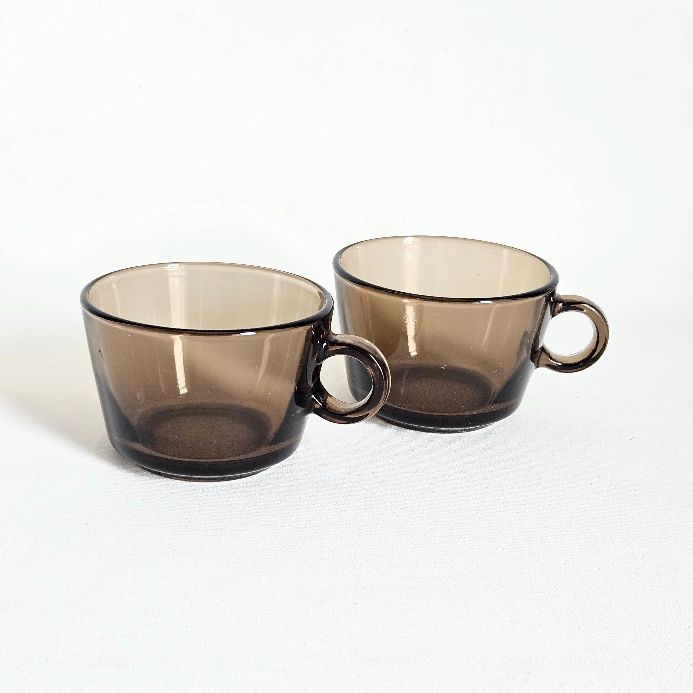 Duo de tasses en verre fumé vintages, Vereco France - Image 4