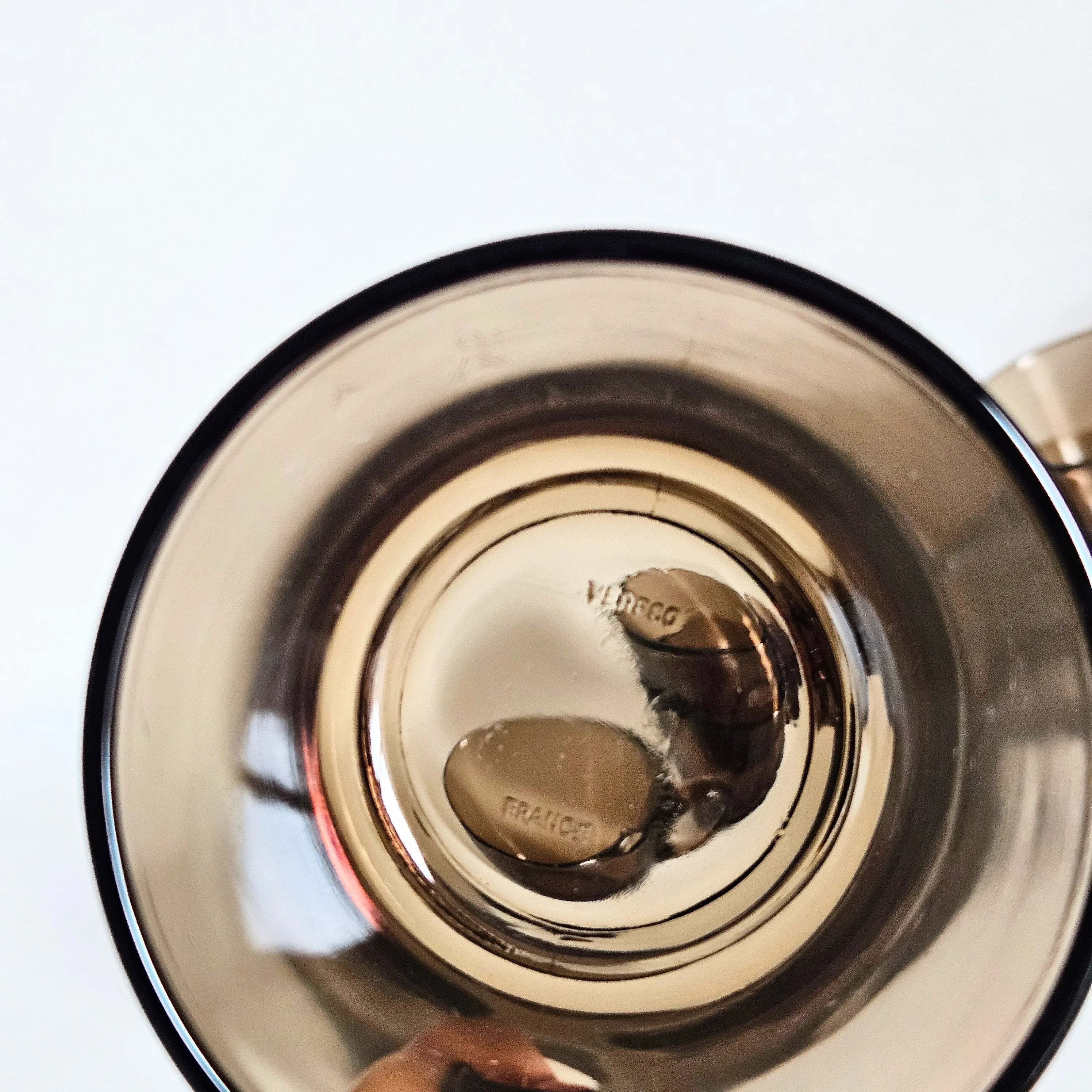 Duo de tasses en verre fumé vintages, Vereco France - Image 6