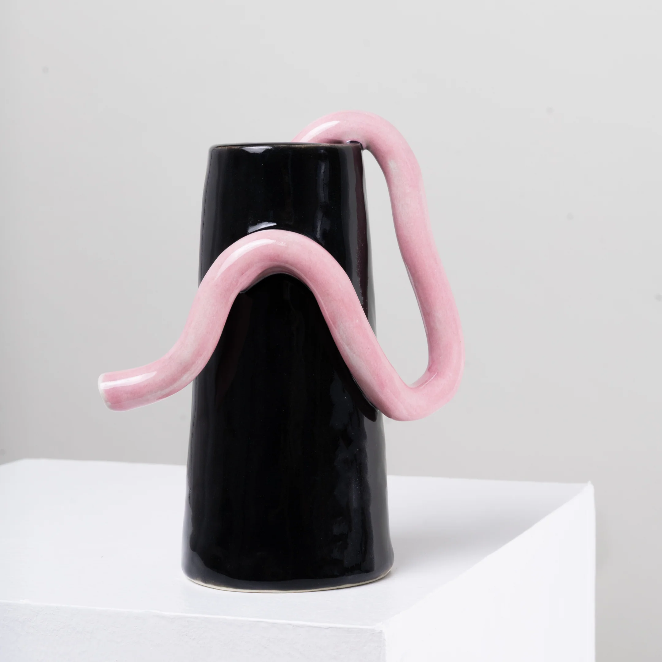 Vase Wonky Dark mode