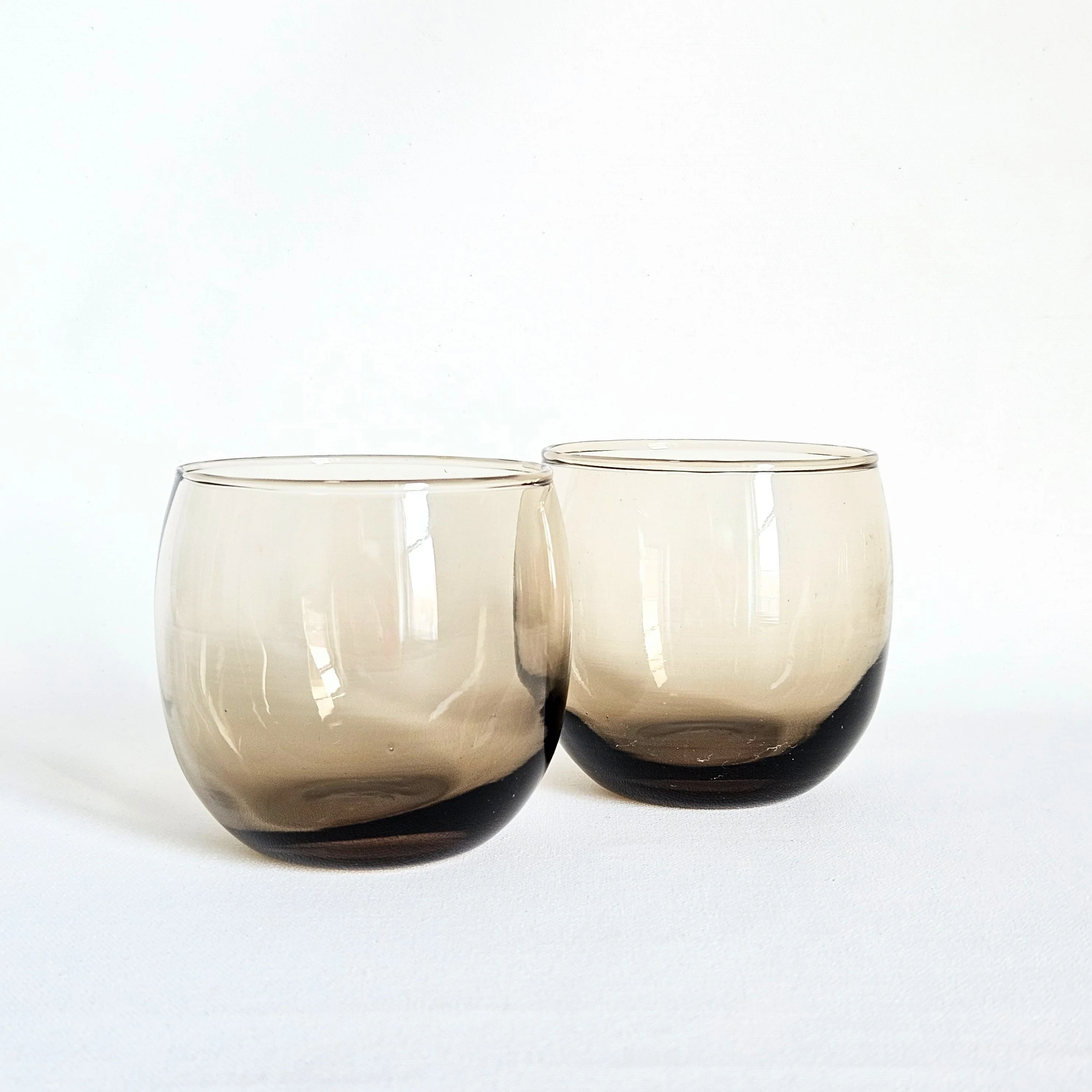 Lot de 2 verres boules fumés vintages Dominion